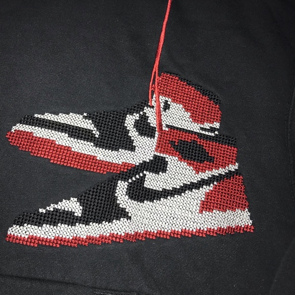 Jordan 1 Embroidered Logo Hoodie 🔥 - Picture 2 of 5